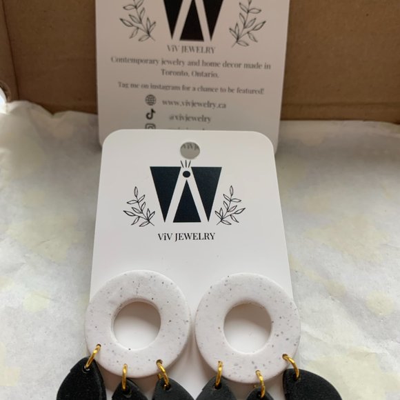 Viv Jewelry - Picture 3 of 3